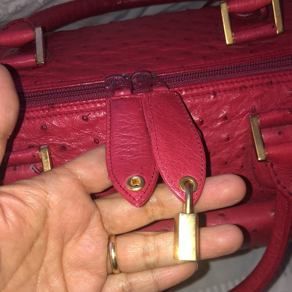 Exotic Ostrich leather Italy bag Authentic - Picture 7 of 17